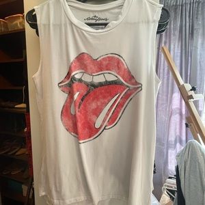 Gently used sleeveless T